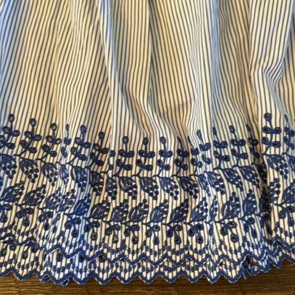 Tuckernuck Blue White Eyelet Stripe Cinza Embroidered Midi Skirt Size XS - Picture 7 of 9